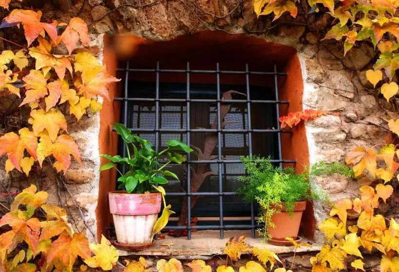 Hostal Nou De Crespià