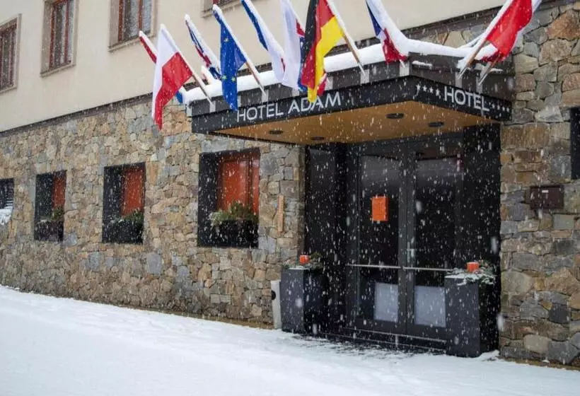 هتل Adam
