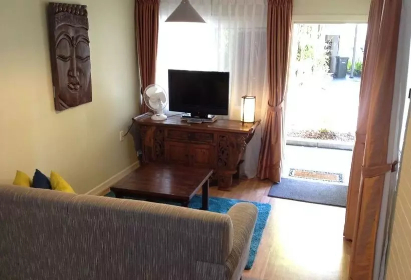 Hotel Coconut Palms On The Bay