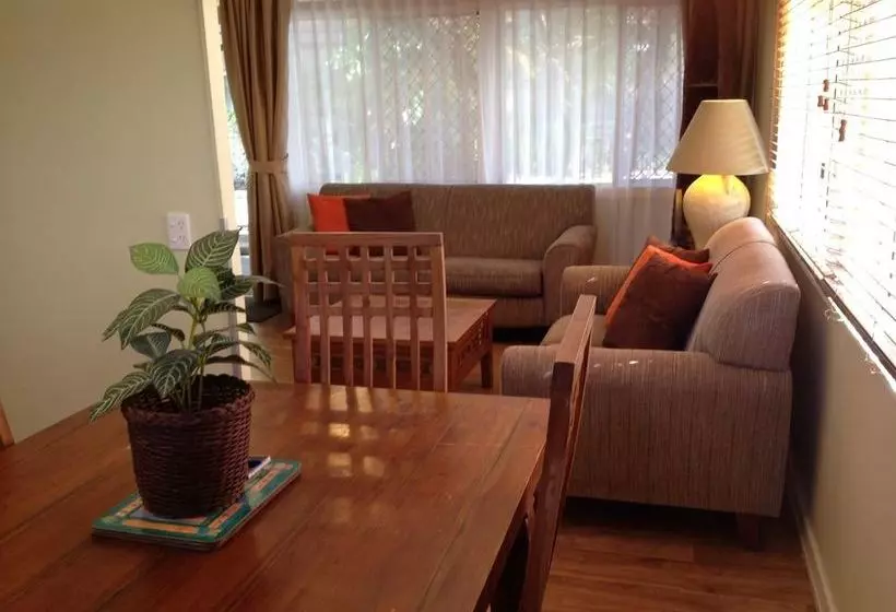 Hotel Coconut Palms On The Bay