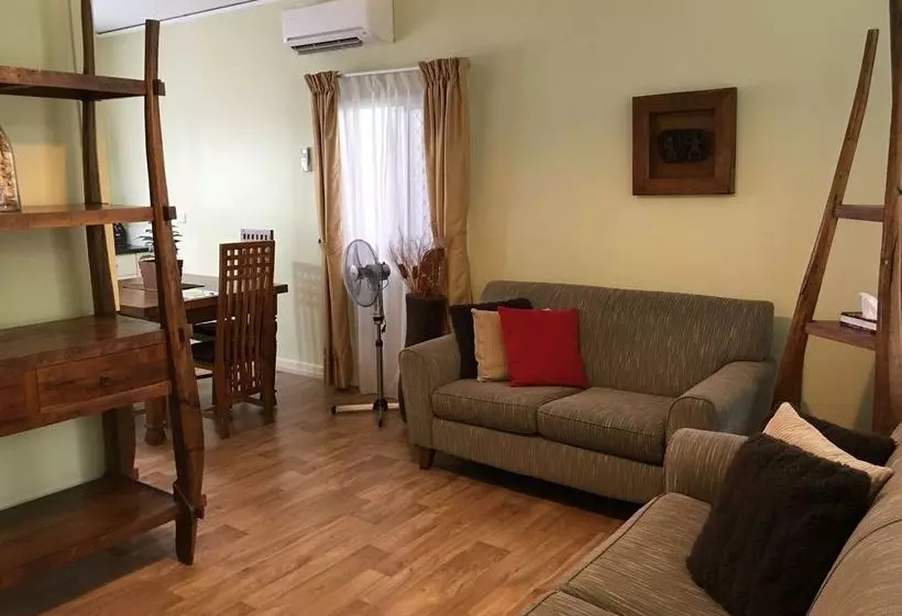 Hotel Coconut Palms On The Bay