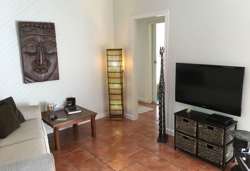 فندق Coconut Palms On The Bay