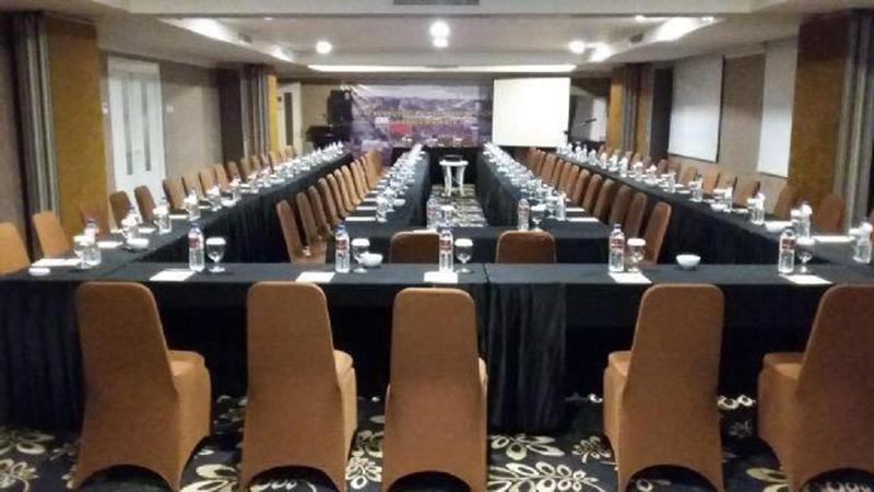 בית מלון כפרי Golden Tulip Legacy Surabaya