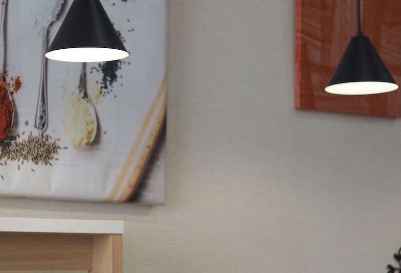 فندق Imari Grand