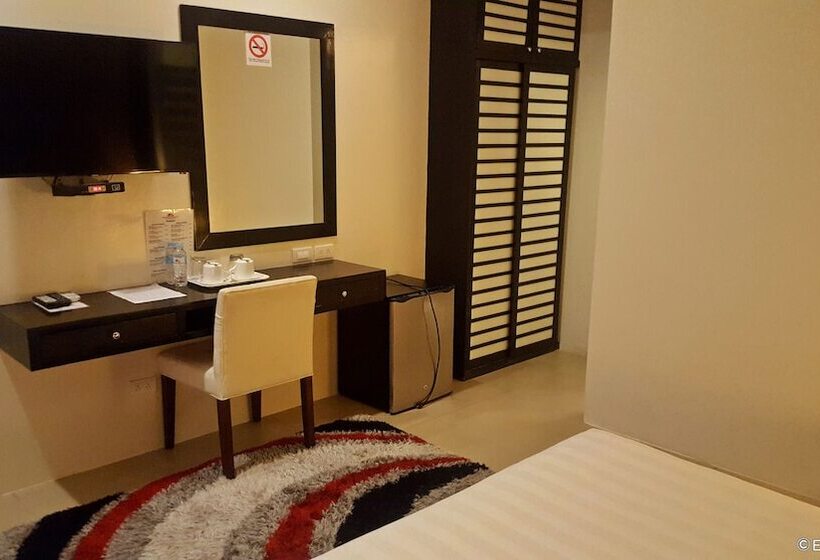 酒店 Manhattan Suites Inn