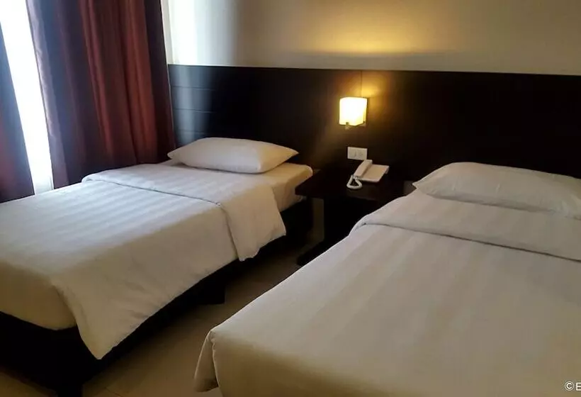 酒店 Manhattan Suites Inn