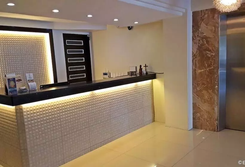 酒店 Manhattan Suites Inn