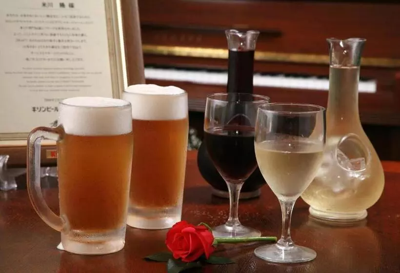 Отель Scotch Court