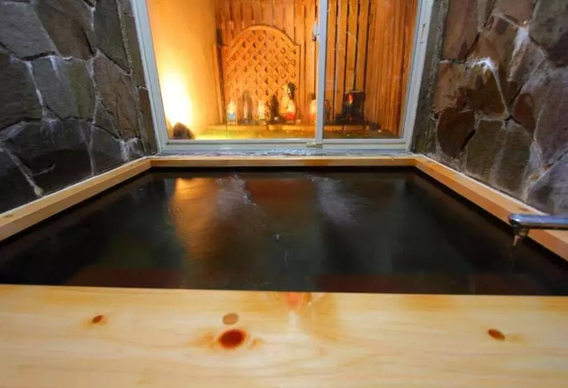 Отель Scotch Court