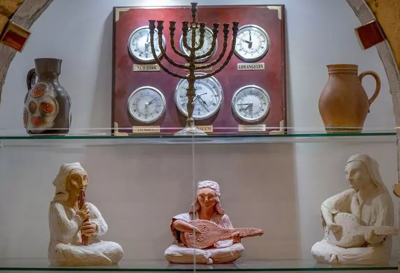 The Sephardic House Hotel In The Jewish Quarter