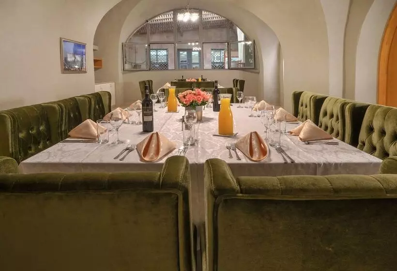 The Sephardic House Hotel In The Jewish Quarter