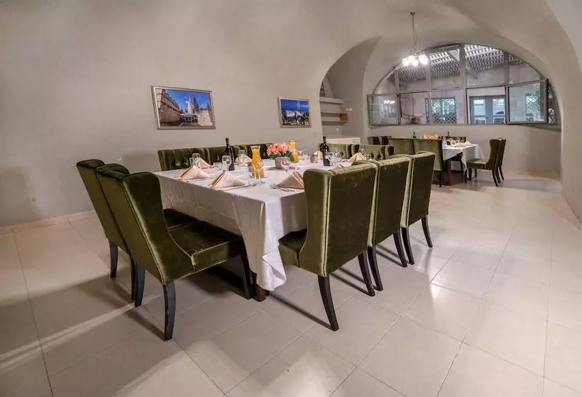 The Sephardic House Hotel In The Jewish Quarter