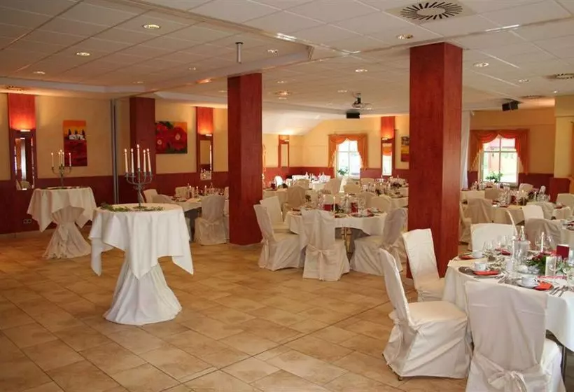 Отель Land Groß Schneer Hof