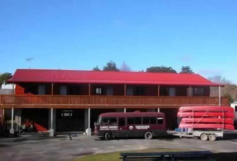 모텔 Canoe Safaris Lodge