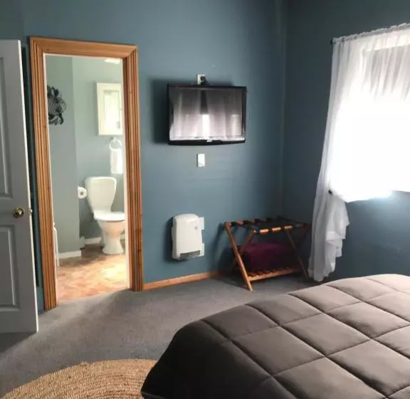 Pansiyon Admirals Lodge