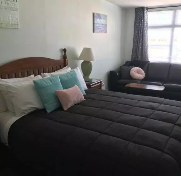 Pansiyon Admirals Lodge