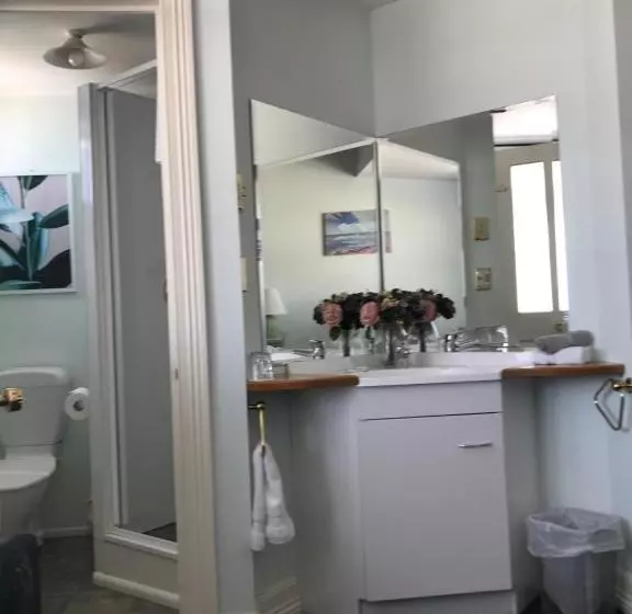 Pansiyon Admirals Lodge