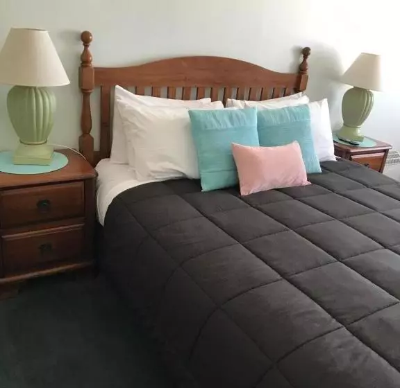 Pansiyon Admirals Lodge