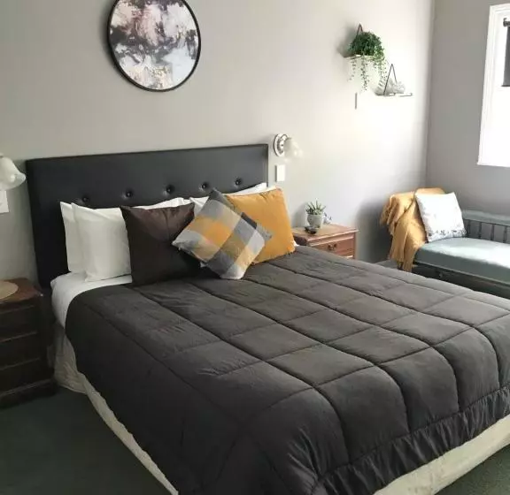 Pansiyon Admirals Lodge