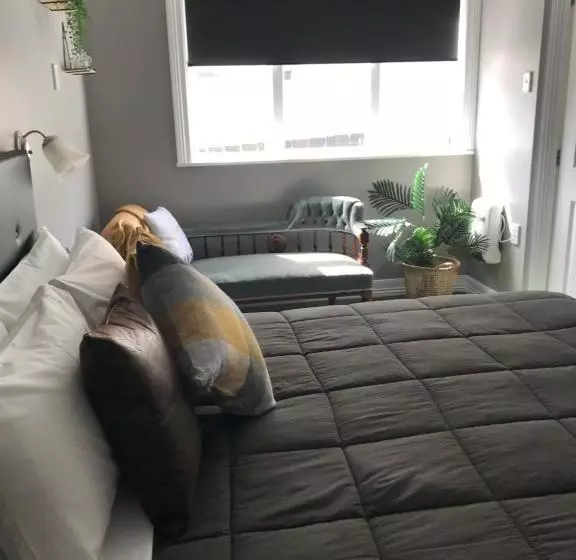 Pansiyon Admirals Lodge