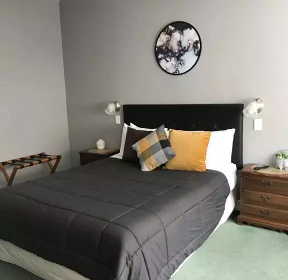 Pansiyon Admirals Lodge