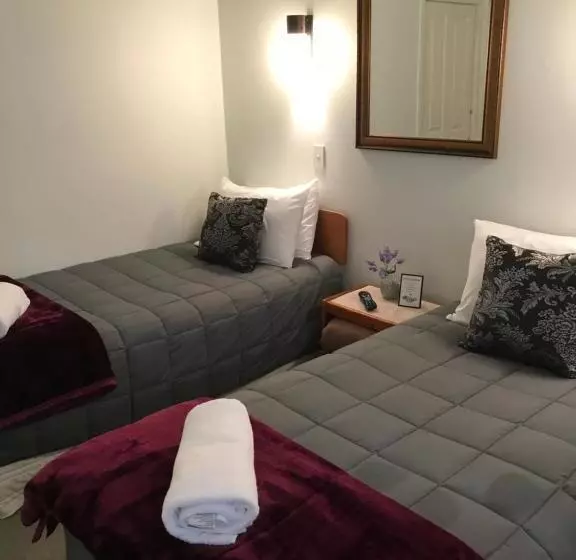 Pansiyon Admirals Lodge