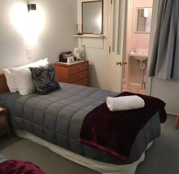 Pansiyon Admirals Lodge