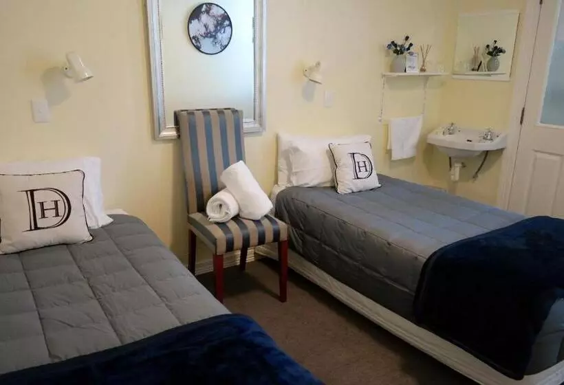 Pansiyon Admirals Lodge