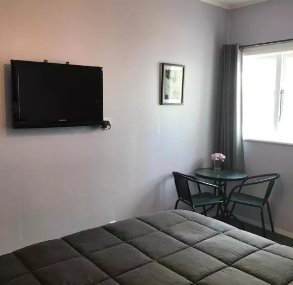 Pansiyon Admirals Lodge