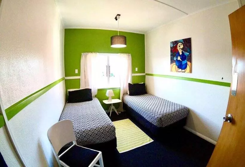 پانسیون Ducks & Drakes Boutique Motel & Backpackers