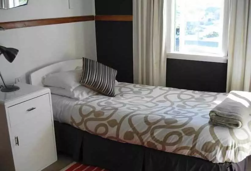 پانسیون Ducks & Drakes Boutique Motel & Backpackers