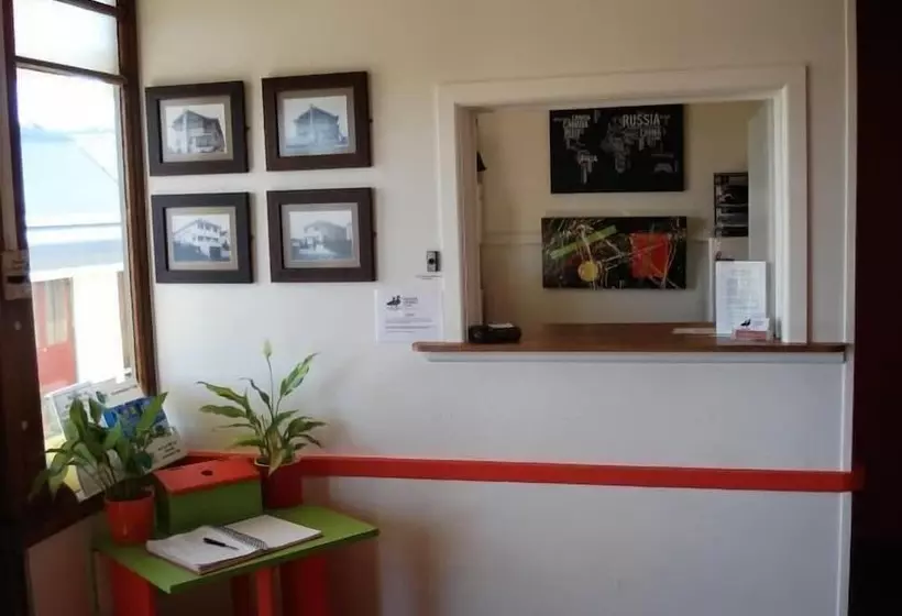 پانسیون Ducks & Drakes Boutique Motel & Backpackers