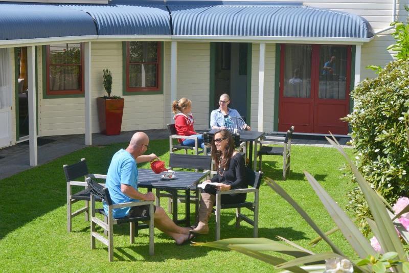 膳宿费 Ducks & Drakes Boutique Motel & Backpackers