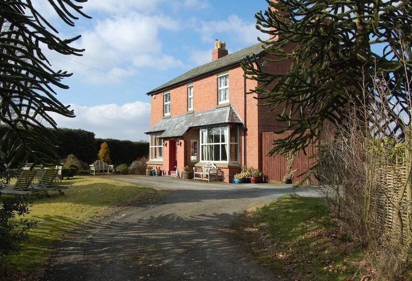 פנסיון The Old Vicarage Dolfor