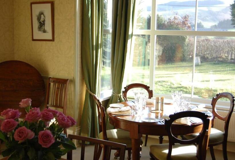 פנסיון The Old Vicarage Dolfor