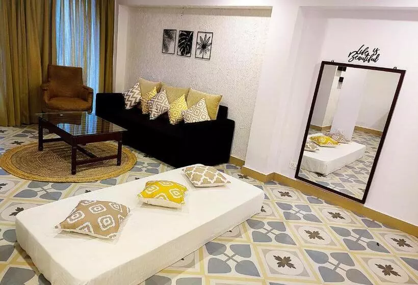 Pensão Wtf My House