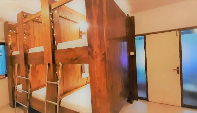 Pensão Wtf My House