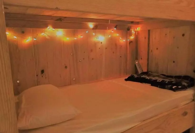 Pensão Wtf My House