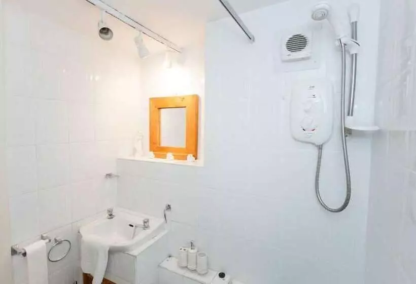 Tony Asga Sakina Apartment