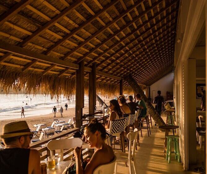 مبيت وإفطار Dcanal House