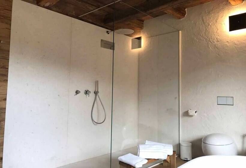 تختخواب و صبحانه Fantastic Chalet