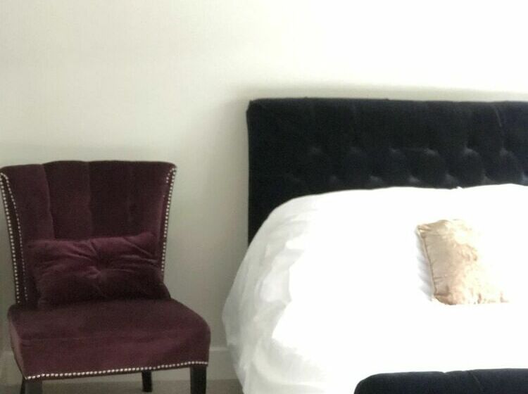 Cosy South Gloucestershire Cabin Retreat