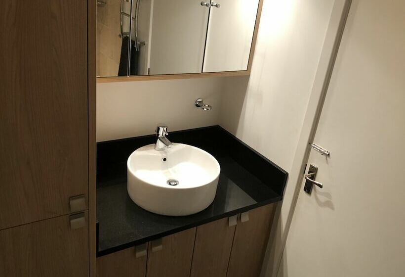 Cosy South Gloucestershire Cabin Retreat