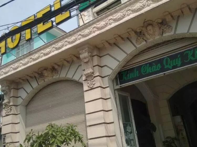 Happy Hotel Binh Chanh