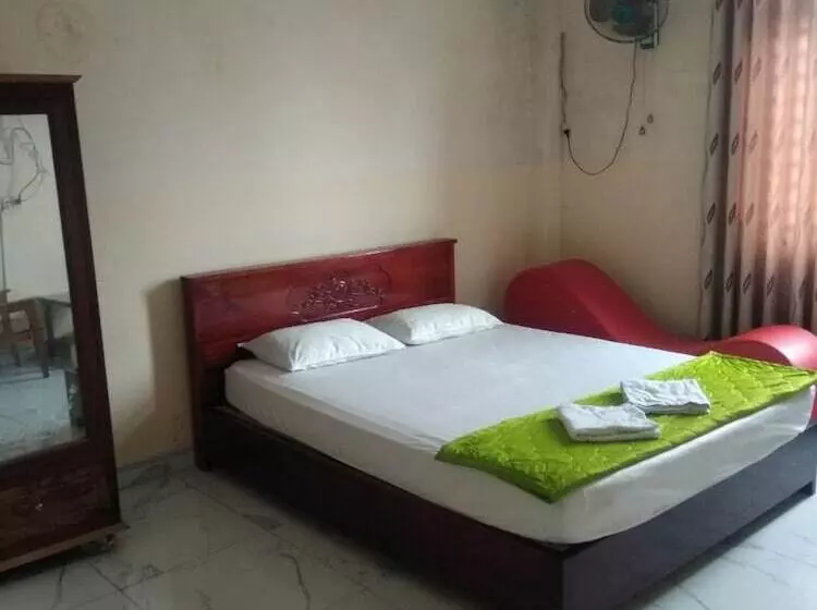 Happy Hotel Binh Chanh