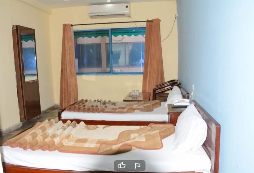 هتل Alpine Faizabad