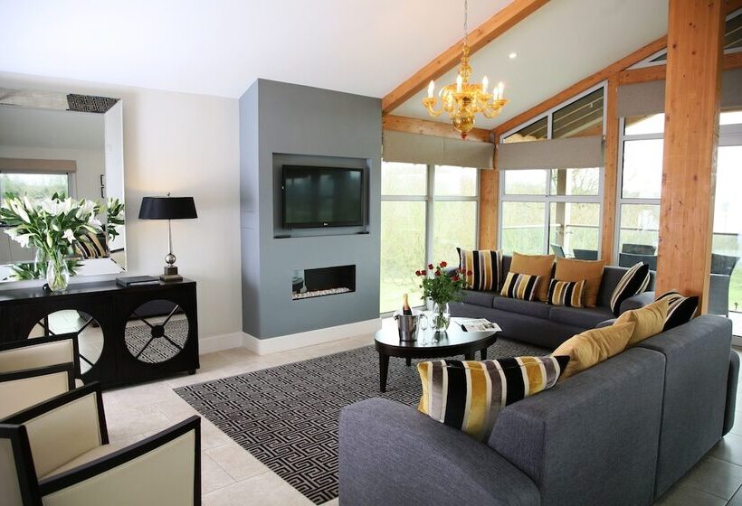 בית מלון כפרי Apple Tree Lodges