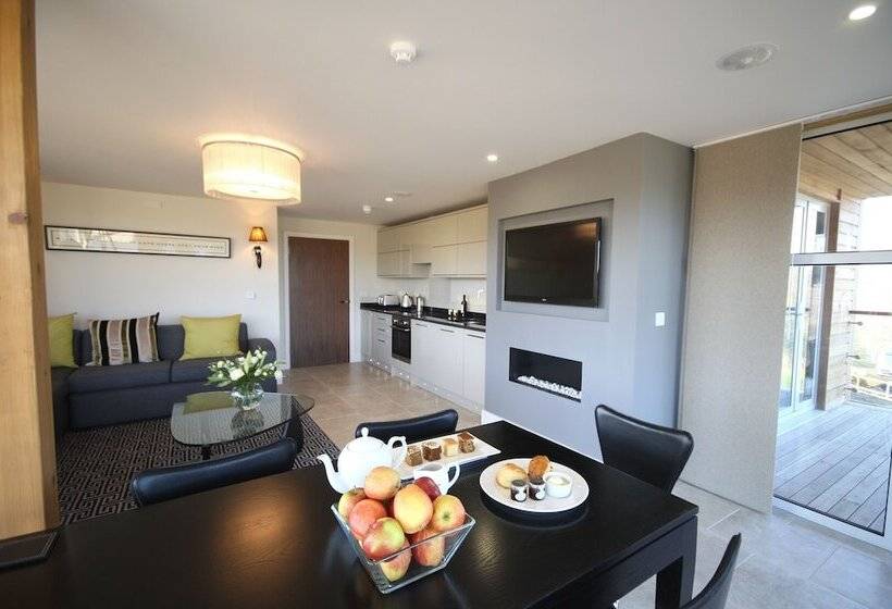 בית מלון כפרי Apple Tree Lodges