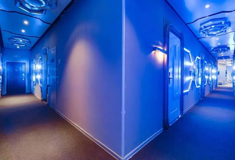 هتل Caps Lock Future