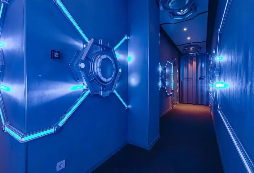 هتل Caps Lock Future